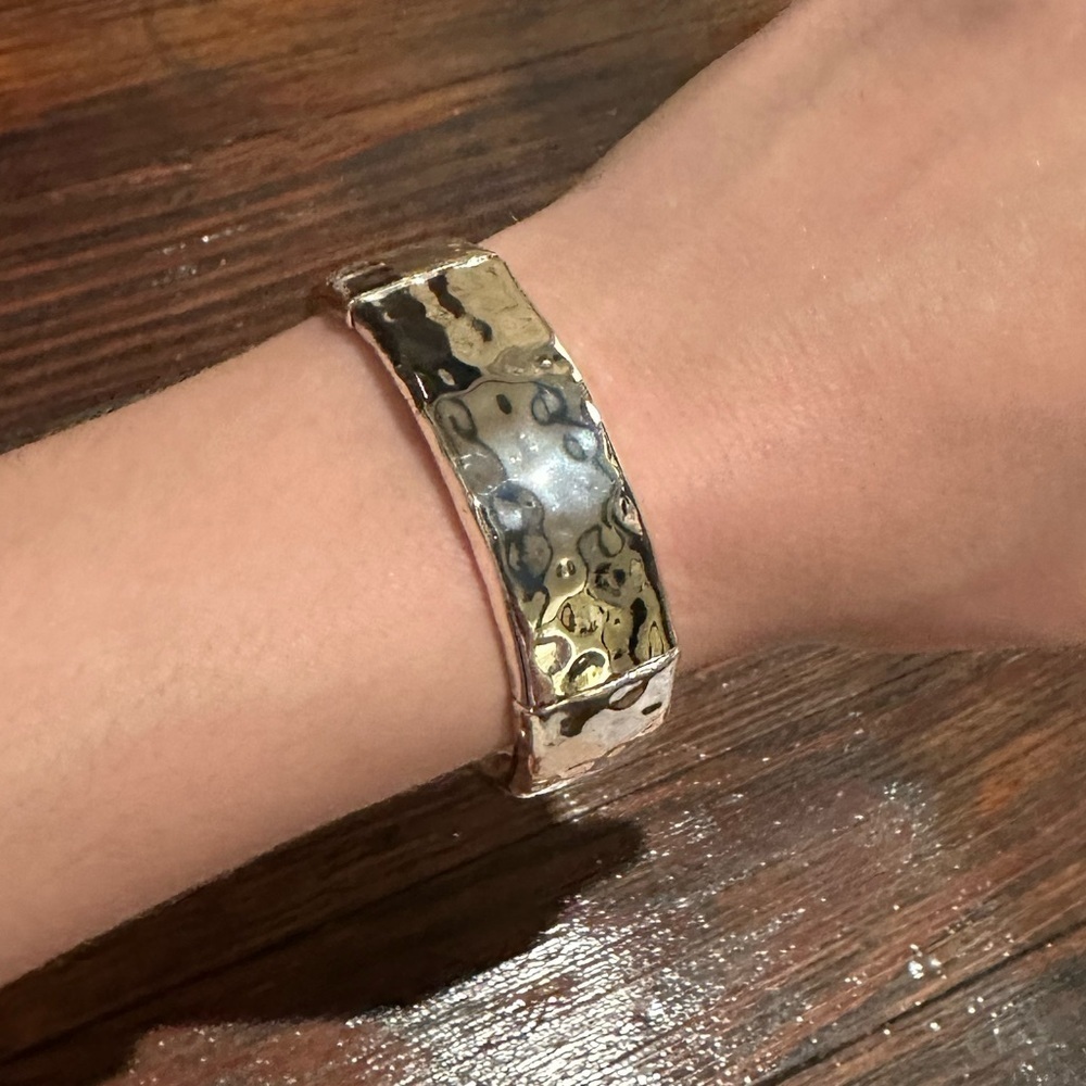 Silver stretch band bracelet